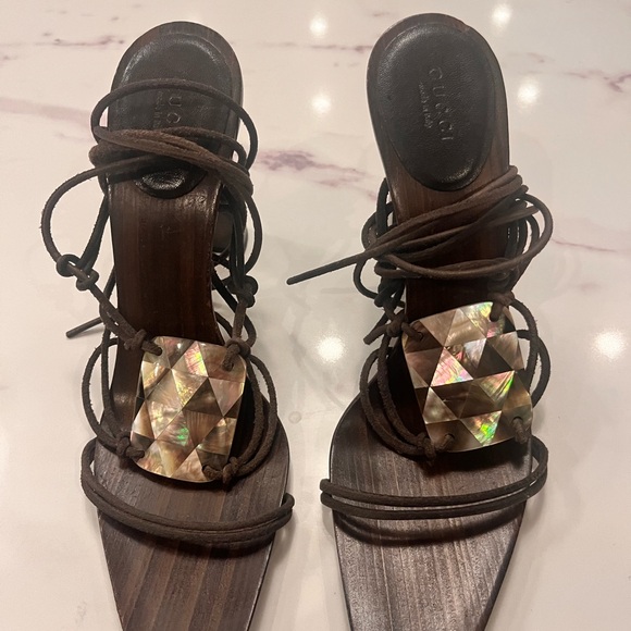 Gucci Ankle Tie Sandals; Size 40; Excellent Condition - Picture 2 of 5